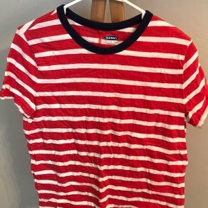 old navy t-shirt
